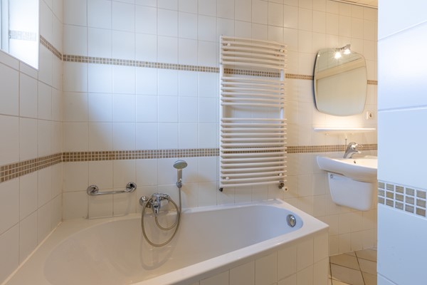 Medium property photo - Emmastraat 98, 4701 GH Roosendaal